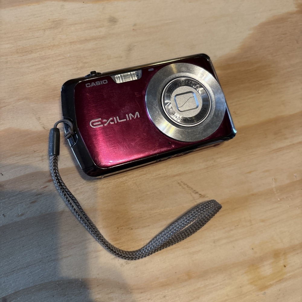 Casio Exilim EX-S5 10.1MP Compact Digital Camera - Pink - Parts Or Repair Only